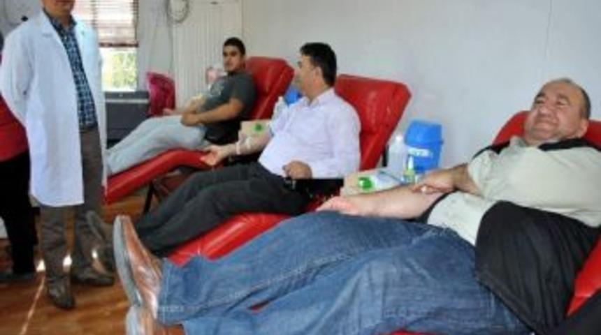 Kurban Tatili Kan Stoklarını Eritti