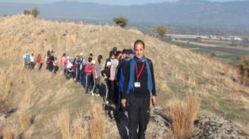 &Ouml;demişli Dağcılar Cumhuriyet İ&ccedil;in Y&uuml;r&uuml;d&uuml;