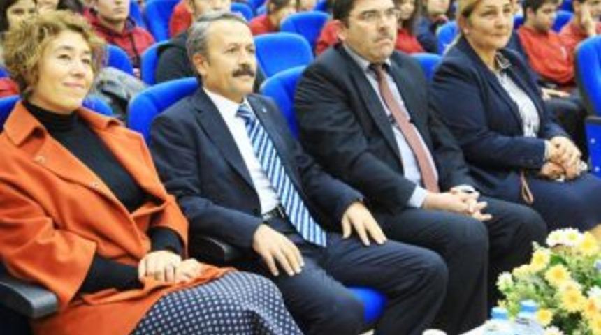 Rekt&ouml;r Acar: İnsanın Bilimsel Ve Teknolojik Olarak Donanımlı Olması Yetmez