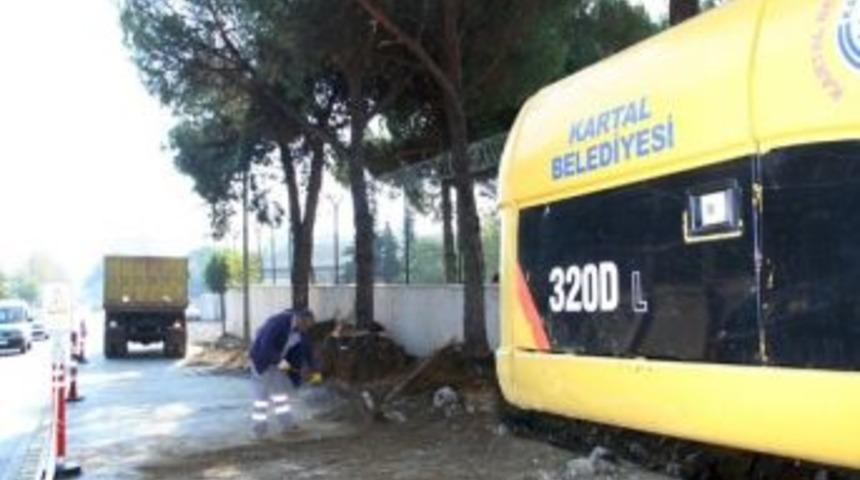 Kartal&rsquo;da Yol Genişletme &Ccedil;alışmaları Devam Ediyor