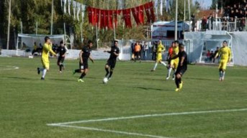 Suşehri Belediyespor Galibiyetlerine Devam Ediyor