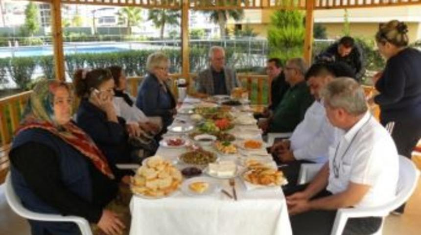 Başkan Yıldırım Site Sakinleriyle Bir Araya Geldi