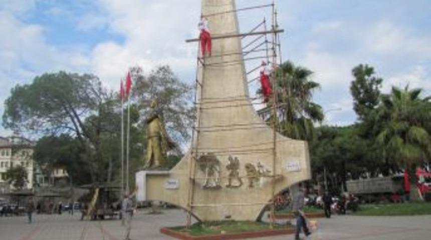 Atat&uuml;rk Anıtı Cumhuriyet Bayramı&rsquo;na Hazırlandı