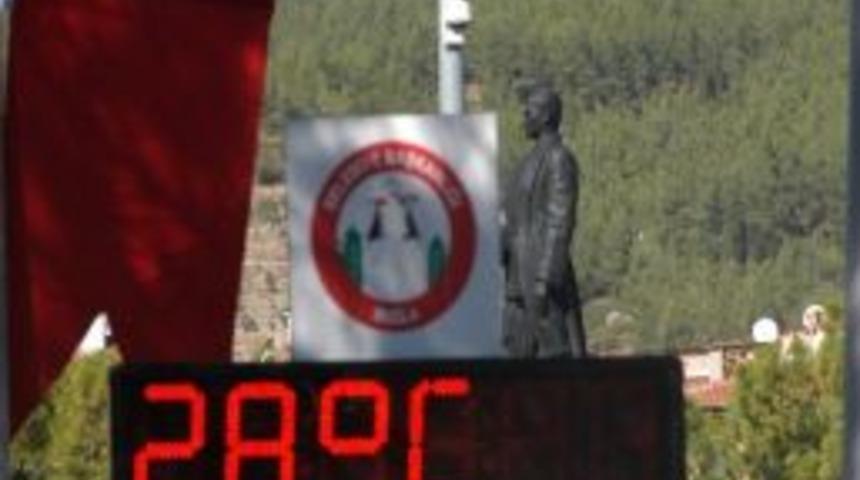 Sıcak Hava Muğla&rsquo;yı Terk Etmiyor