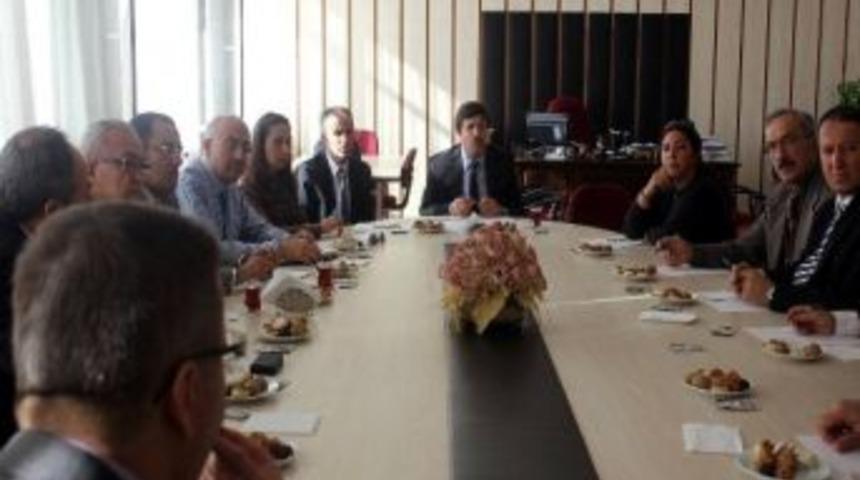 Y&uuml;ksekokul M&uuml;d&uuml;rleri Toplantısı Salihli&rsquo;de Yapıldı