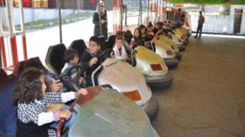 Yetim &Ccedil;ocukların Y&uuml;zleri G&uuml;ld&uuml;