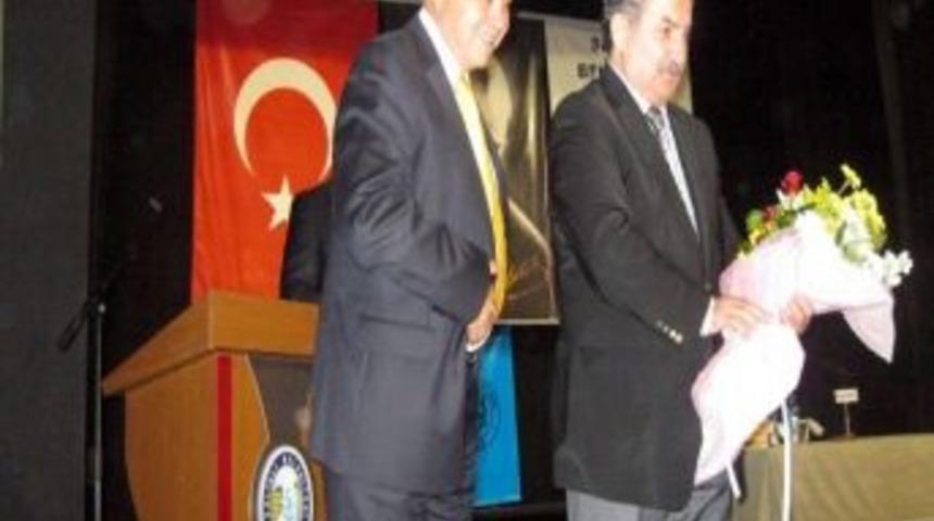 Eski K&uuml;lt&uuml;r Ve Devlet Bakanı Namık Kemal Zeybek'in Andımız Tepkisi: