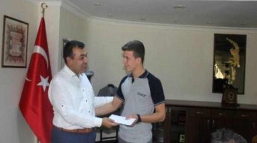 Orhan&rsquo;dan Şampiyona Destek