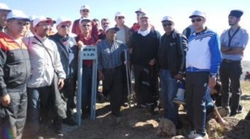 Kırıkkale'de Denek Dağına Cumhuriyet Y&uuml;r&uuml;y&uuml;ş&uuml; D&uuml;zenlendi