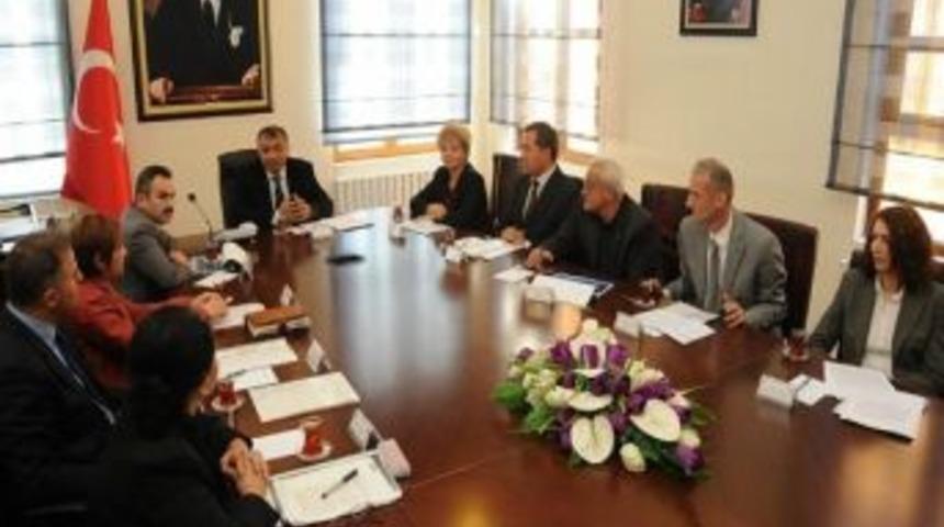 Vali &Ccedil;ift&ccedil;i:&ldquo;yatırımcıya Uygun Arazi Sunulamıyor&rdquo;