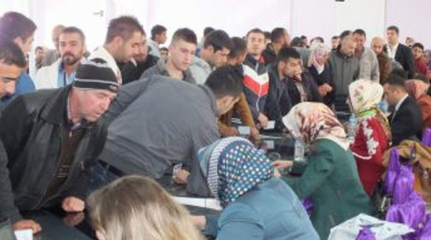 Yozgat&rsquo;ta 178 Kişilik Kontenjana Bin 35 Kişi M&uuml;racaat Etti