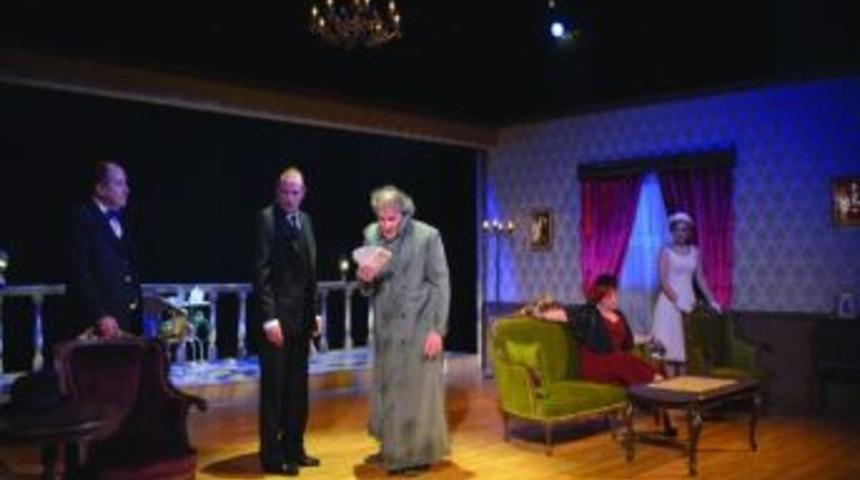 Necip Fazıl&rsquo;ın Oyunu Akm&rsquo;de