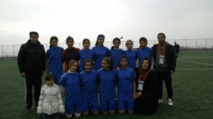 Bayan Futbol Takımı&rsquo;nda Hedef Şampiyonluk