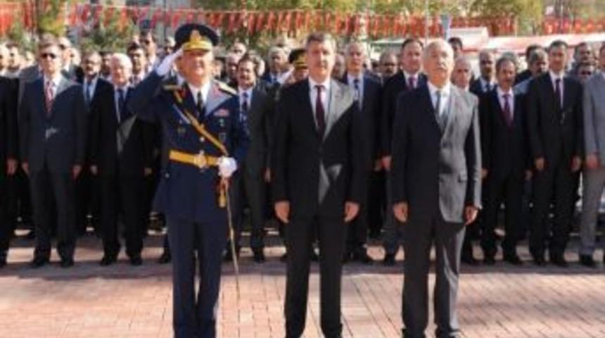 K&uuml;tahya'da &Ccedil;elenk Sunma T&ouml;reni