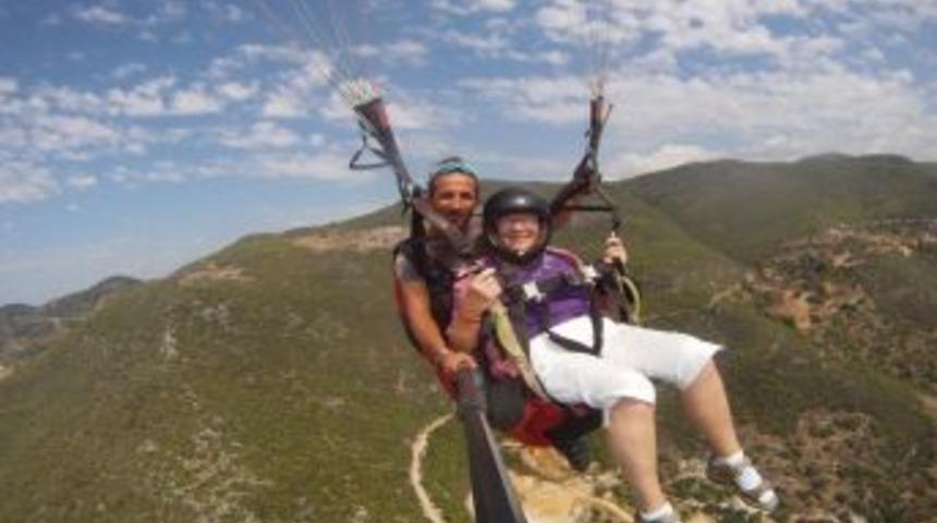 Yaşlı Alman Kadın Yama&ccedil; Paraş&uuml;t&uuml;nde Y&uuml;rekli &Ccedil;ıktı