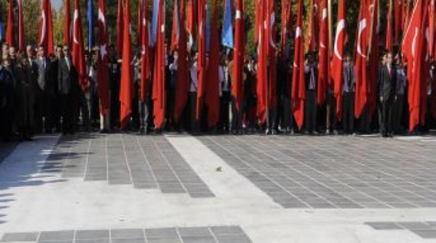 &Ccedil;anakkale'de CHP Ve İP'den Alternatif Cumhuriyet Kutlaması