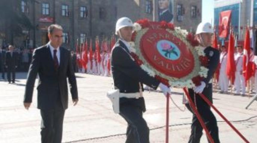 Kutlamalar &Ccedil;elenk Sunumuyla Başladı