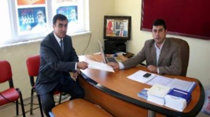 Levent &Ouml;zt&uuml;rk Ak Parti&rsquo;den Resmi Olarak Aday Adayı Oldu