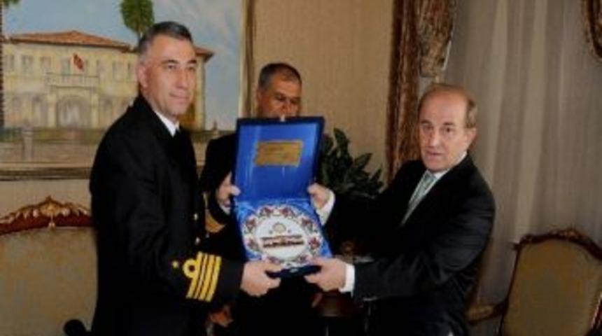 Gelibolu Firkateyn Komutanı Y&uuml;ksel&rsquo;den Vali &Ouml;zt&uuml;rk&rsquo;e Ziyaret