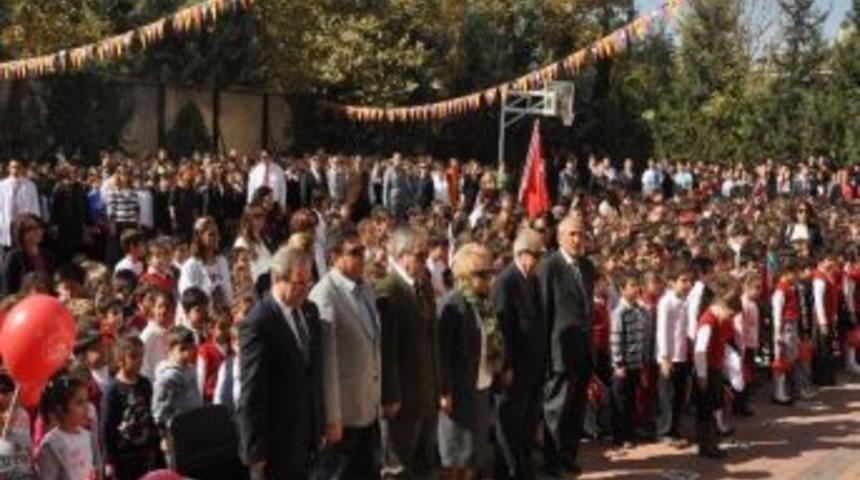 Cumhuriyet Şölenine Gkv Damgası