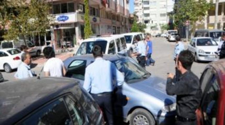 Polis Otosu Kaza Yaptı: 1 Yaralı