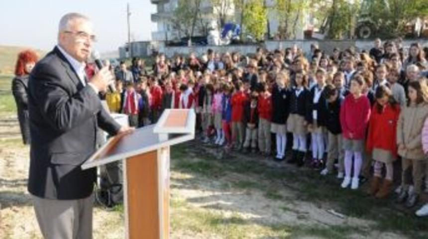 Cumhuriyet'in 90'ıncı Yılı Anısına Fidan Diktiler