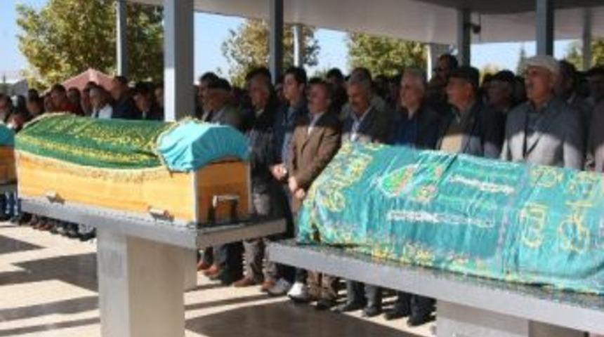 Gazeteci Vahap G&uuml;ner&rsquo;in Kayınpederi Toprağa Verildi