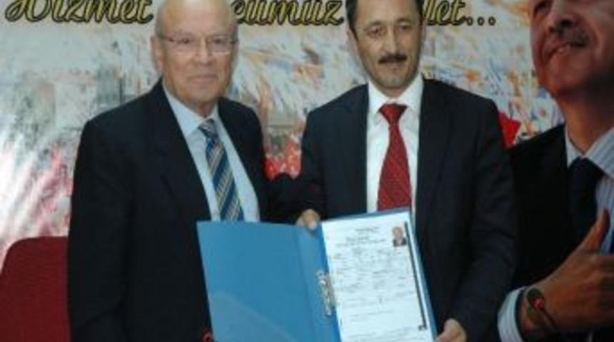 Belediye Başkanı Uğurlu, Ak Parti'den Aday Adaylığını A&ccedil;ıkladı