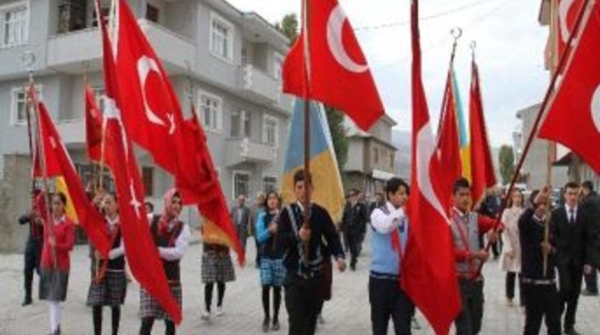 Muradiye&rsquo;de Cumhuriyet Y&uuml;r&uuml;y&uuml;ş&uuml; D&uuml;zenlendi