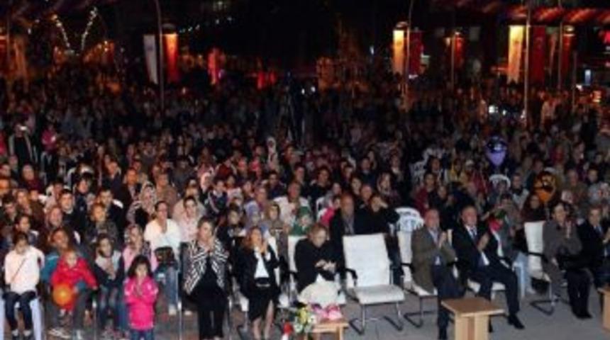 Yesevi &Uuml;niversitesi Dans Topluluğu&rsquo;ndan Muhteşem G&ouml;steri