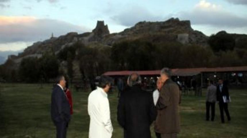 Rekt&ouml;rler Van&rsquo;a Hayran Kaldı