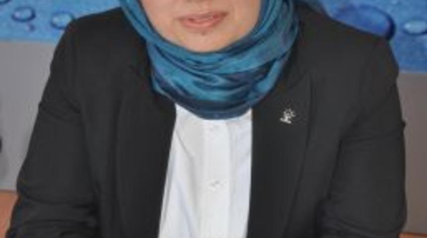 &Ccedil;orum'un Ilk Kadın Belediye Başkan Aday Adayı Altıparmak Oldu