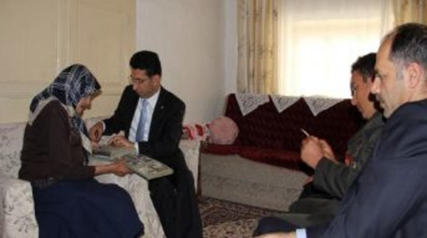 Cumhuriyetle Yaşıt Bedriye Nineye Ziyaret