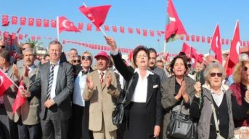 Urla Cumhuriyetin 90. Yılını &Ccedil;oşku İle Kutladı