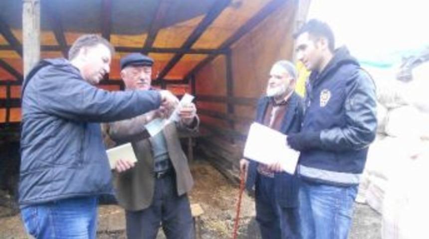 Esnaflara Sahte Paraları Tanıttılar