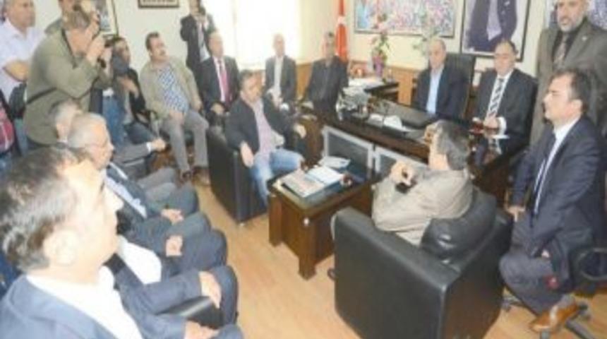 Yatağan&rsquo;da Direnen İş&ccedil;ilere Destek