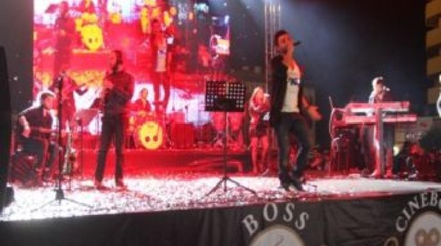 Misak-ı Milli Meydanında Dev Konser