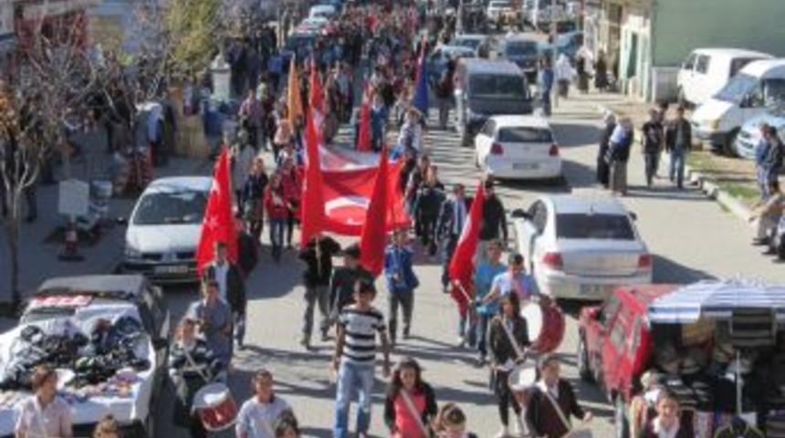 Karab&uuml;k'te Cumhuriyet Y&uuml;r&uuml;y&uuml;ş&uuml;