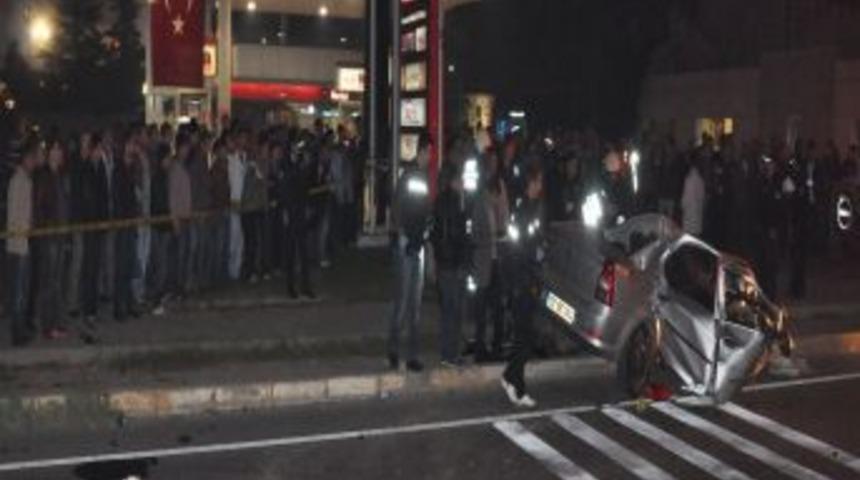 Zincirleme Kaza: 2 &Ouml;l&uuml;, 4 Yaralı