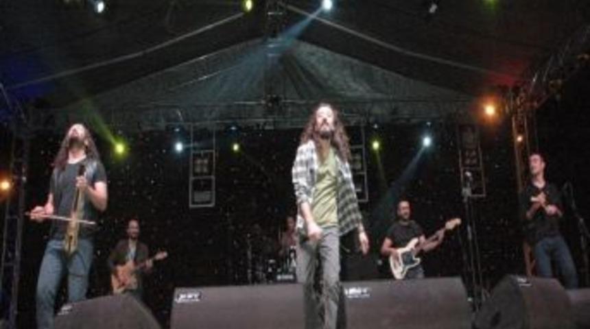 Konserde &ldquo;bı&ccedil;ak&rdquo; Şoku