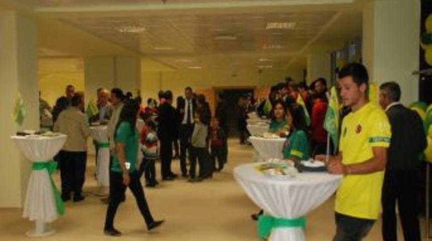 Şanlıurfaspor Basketbol Takımı G&ouml;r&uuml;c&uuml;ye &Ccedil;ıktı