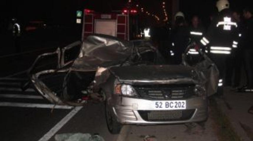 Edirne'de feci kaza: 2 &ouml;l&uuml;, 4 yaralı