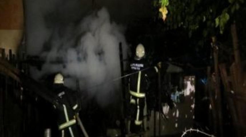 Malatya&rsquo;da Yangın: 3 Ev Yandı