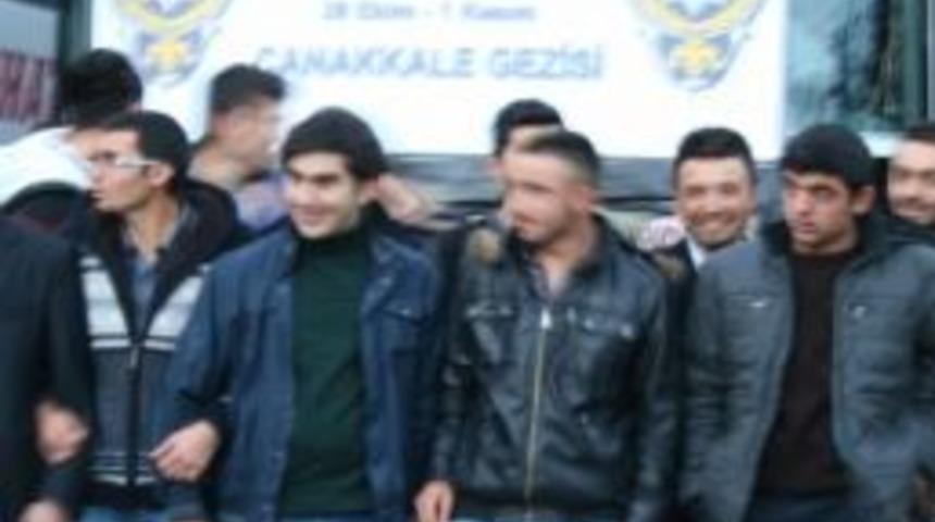 Kars Emniyet M&uuml;d&uuml;rl&uuml;ğ&uuml; &Uuml;niversite &Ouml;ğrencilerini &Ccedil;anakkale&rsquo;ye G&ouml;nderdi