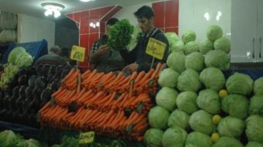 Sağanak Yağmur Pazar Fiyatlarını Y&uuml;kseltti