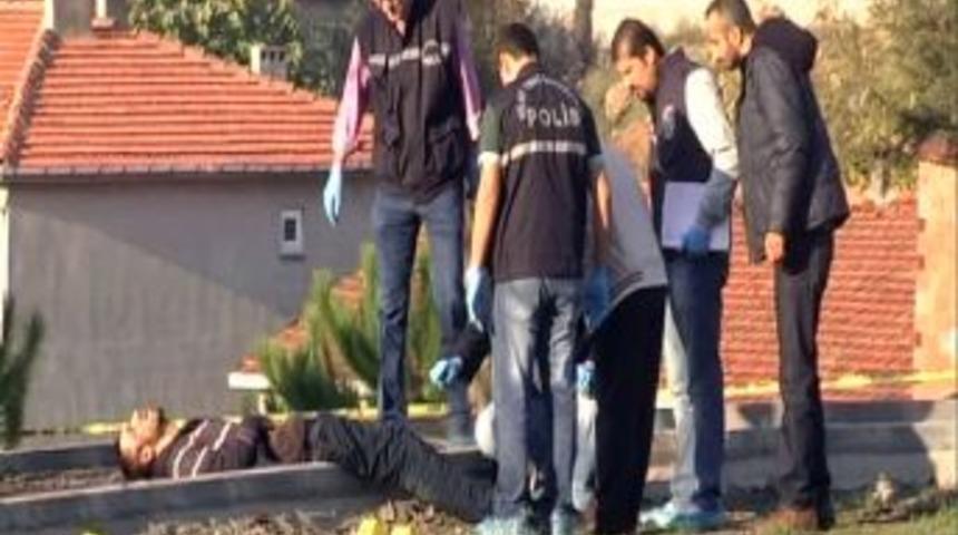 Askere Gidecek Genç, Parkta Ölü Bulundu