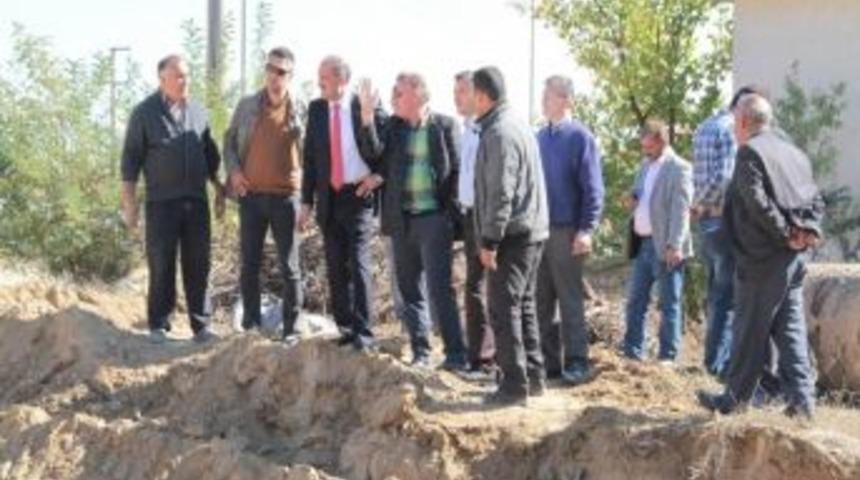 Kula Belediye Başkanı Aşkın Alt Ge&ccedil;it &Ccedil;alışmalarını Yerinde İnceledi