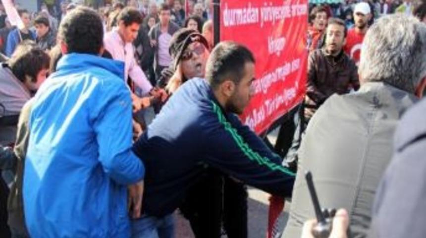 Bursa'da Cumhuriyet Bayramı T&ouml;renlerinde Gerginlik