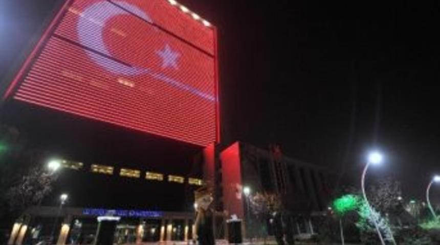 B&uuml;y&uuml;kşehir&rsquo;den Cumhuriyet Coşkusuna &Ouml;zel Bayraklı Aydınlatma