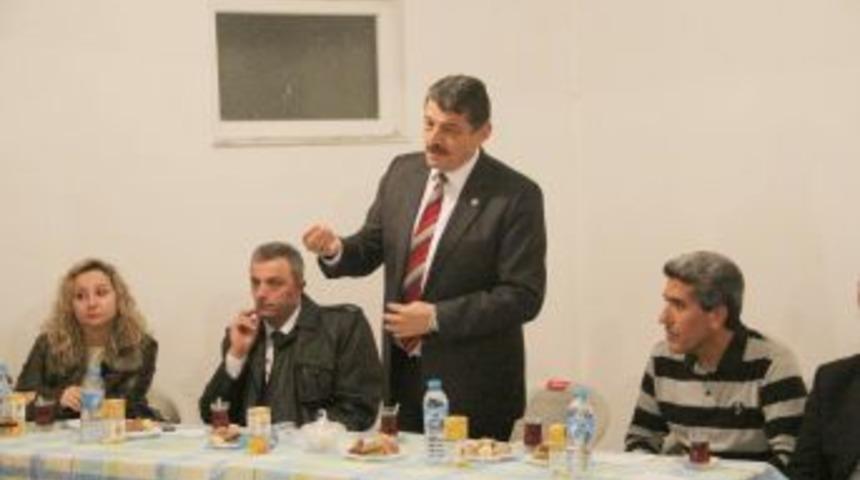 Başkan vatandaşlarla site toplantısında bir araya geldi